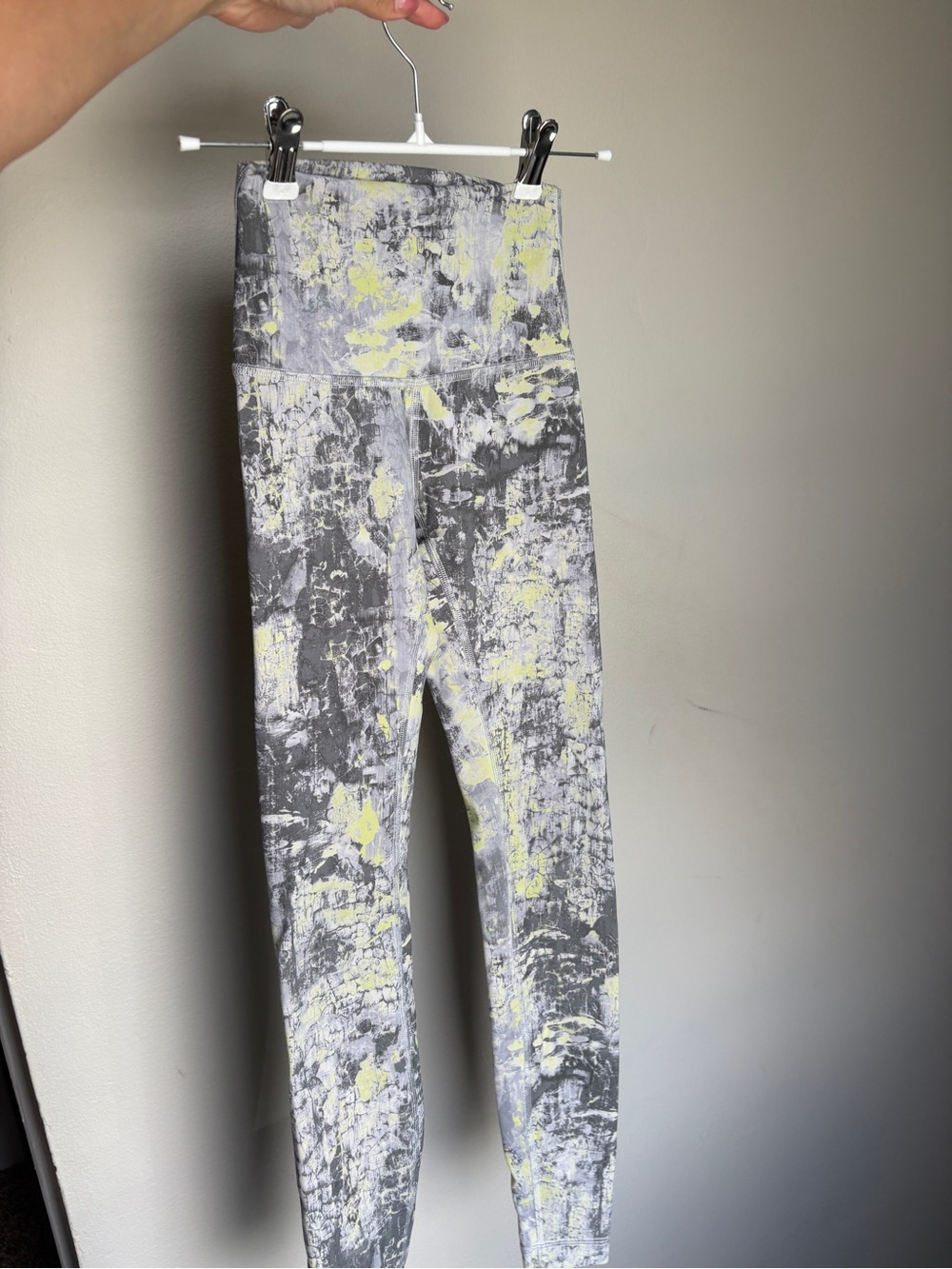 Lululemon size 0 Wunder Under Train High Rise 28” Leggings